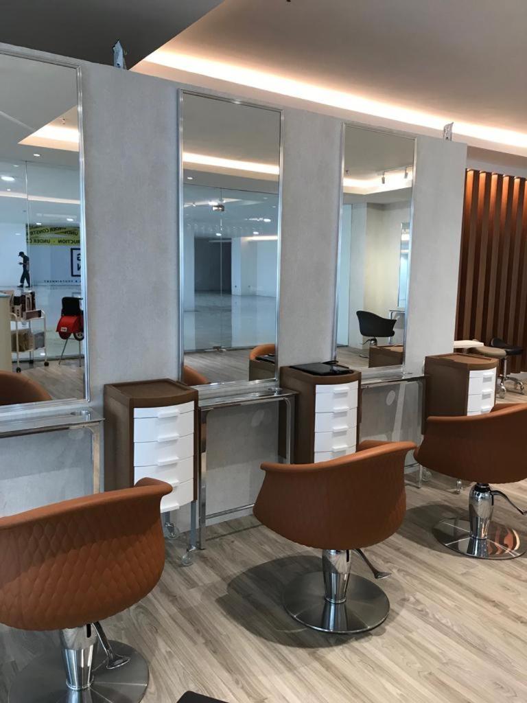 Heavenly Land Family Hotel 팔렘방 외부 사진